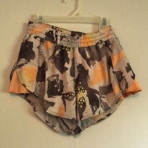 LULULEMON Shorts, peach & grey